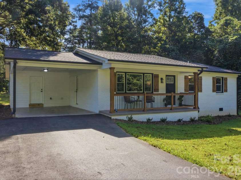 3533 Amity Hill Road, Statesville, NC 28677.  MLS# CAR4407090, YatesRealty ID 39754. 