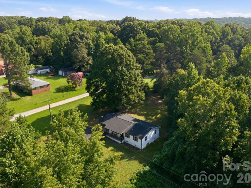 3533 Amity Hill Road, Statesville, NC 28677.  MLS# CAR4407090, YatesRealty ID 39754. 