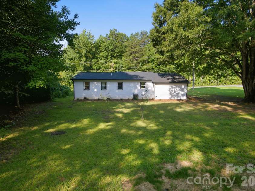 3533 Amity Hill Road, Statesville, NC 28677.  MLS# CAR4407090, YatesRealty ID 39754. 