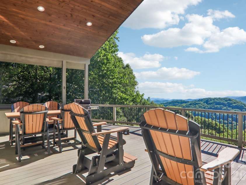 156 Cottage Lane, Mars Hill, NC 28754.  MLS# CAR4406570, YatesRealty ID 39759. 