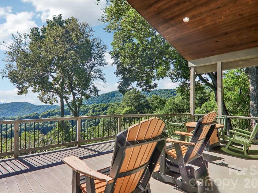 156 Cottage Lane, Mars Hill, NC 28754.  MLS# CAR4406570, YatesRealty ID 39759. 