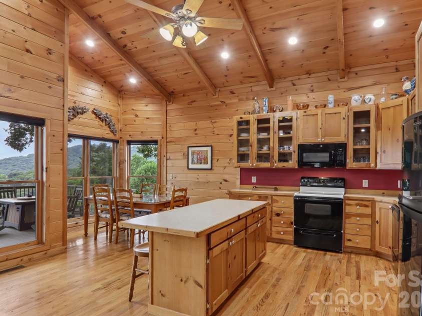156 Cottage Lane, Mars Hill, NC 28754.  MLS# CAR4406570, YatesRealty ID 39759. 
