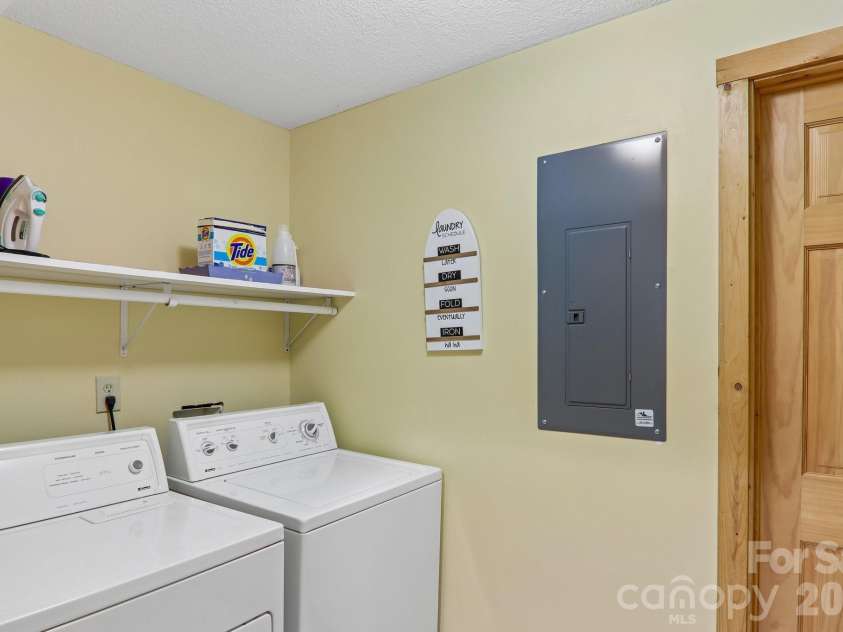 156 Cottage Lane, Mars Hill, NC 28754.  MLS# CAR4406570, YatesRealty ID 39759. Lower level bathroom