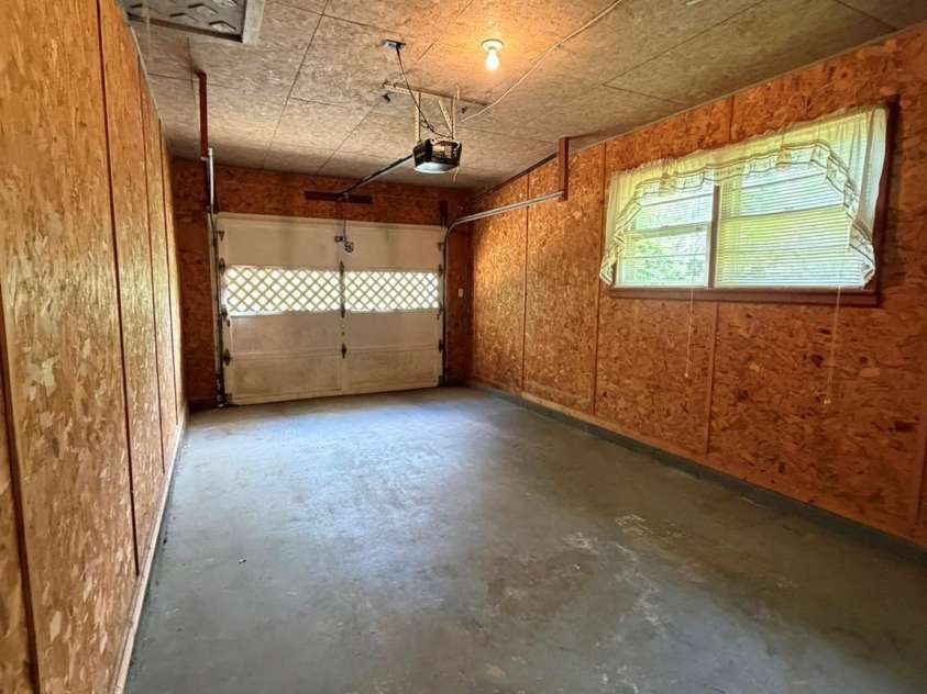 142 Avondale Road, Asheville, NC 28803.  MLS# CAR4406628, YatesRealty ID 39760. 