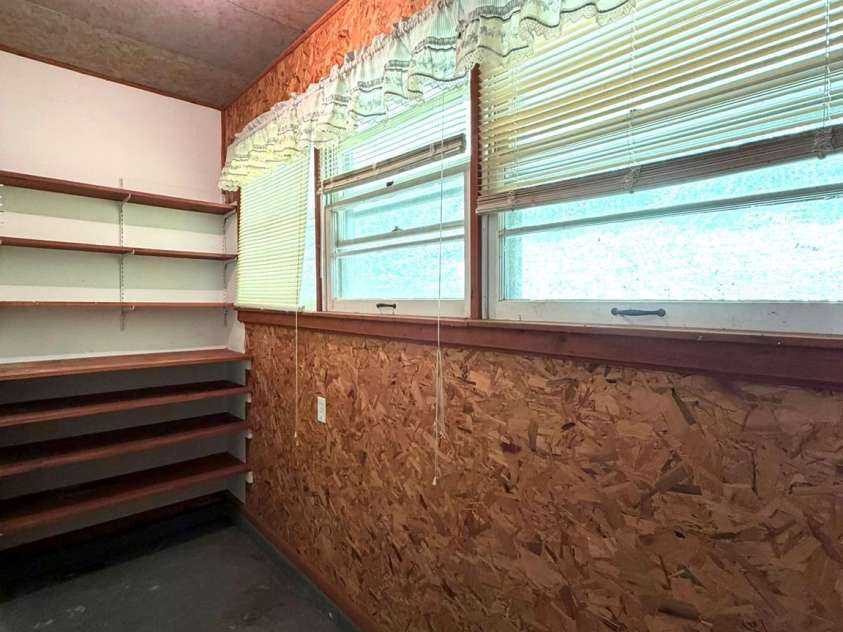 142 Avondale Road, Asheville, NC 28803.  MLS# CAR4406628, YatesRealty ID 39760. 