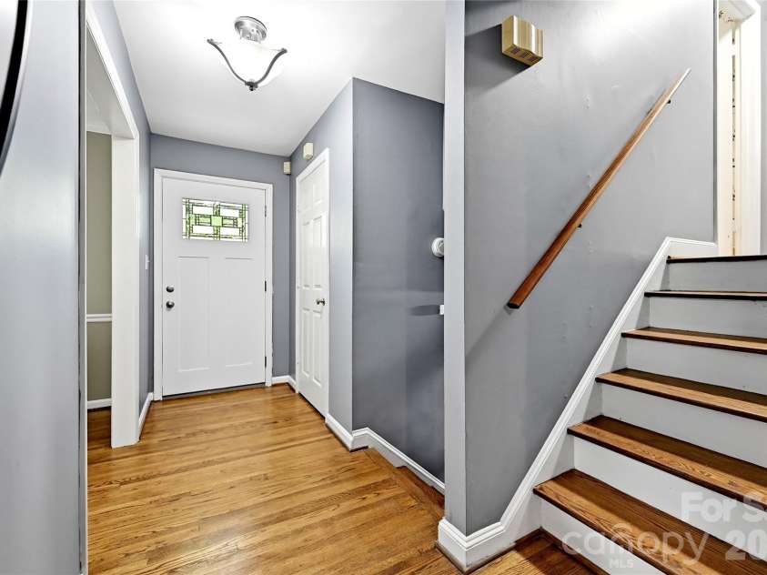 2308 Knickerbocker Drive, Charlotte, NC 28212.  MLS# CAR4406627, YatesRealty ID 39761. 