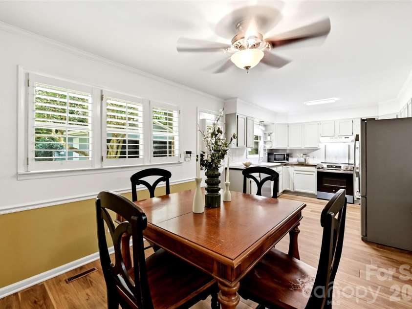 2308 Knickerbocker Drive, Charlotte, NC 28212.  MLS# CAR4406627, YatesRealty ID 39761. 