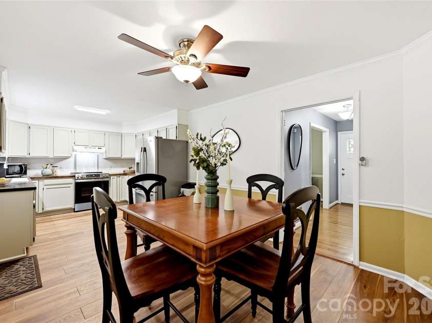 2308 Knickerbocker Drive, Charlotte, NC 28212.  MLS# CAR4406627, YatesRealty ID 39761. 