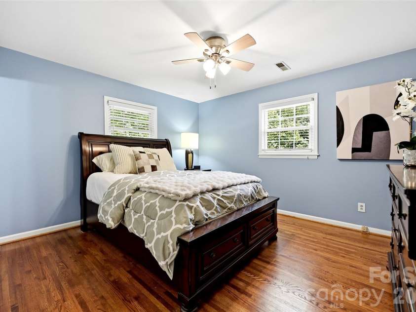 2308 Knickerbocker Drive, Charlotte, NC 28212.  MLS# CAR4406627, YatesRealty ID 39761. 