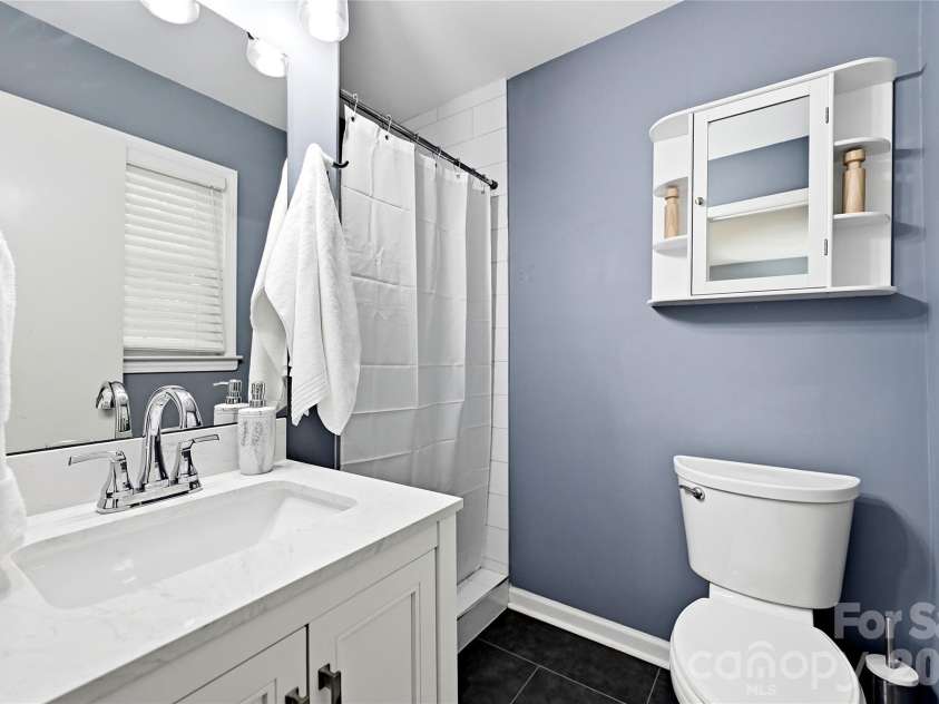 2308 Knickerbocker Drive, Charlotte, NC 28212.  MLS# CAR4406627, YatesRealty ID 39761. 