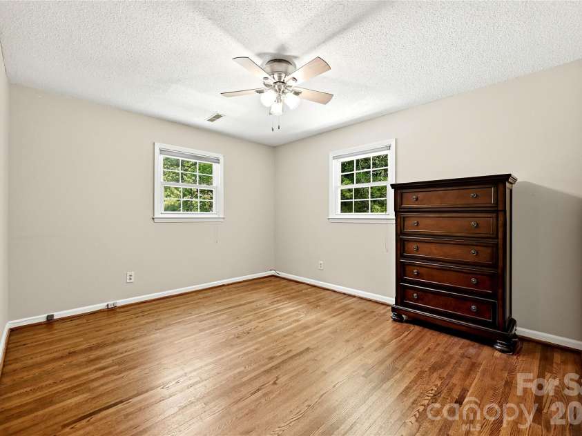 2308 Knickerbocker Drive, Charlotte, NC 28212.  MLS# CAR4406627, YatesRealty ID 39761. 