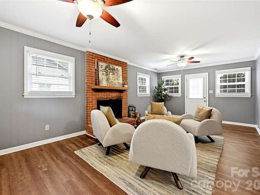 2308 Knickerbocker Drive, Charlotte, NC 28212.  MLS# CAR4406627, YatesRealty ID 39761. 