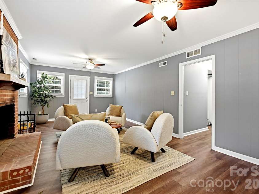 2308 Knickerbocker Drive, Charlotte, NC 28212.  MLS# CAR4406627, YatesRealty ID 39761. 