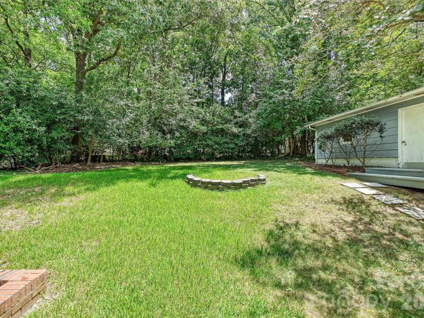 2308 Knickerbocker Drive, Charlotte, NC 28212.  MLS# CAR4406627, YatesRealty ID 39761. 