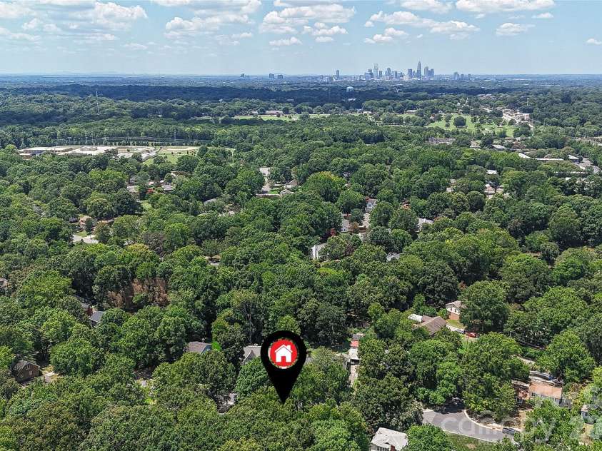 2308 Knickerbocker Drive, Charlotte, NC 28212.  MLS# CAR4406627, YatesRealty ID 39761. 
