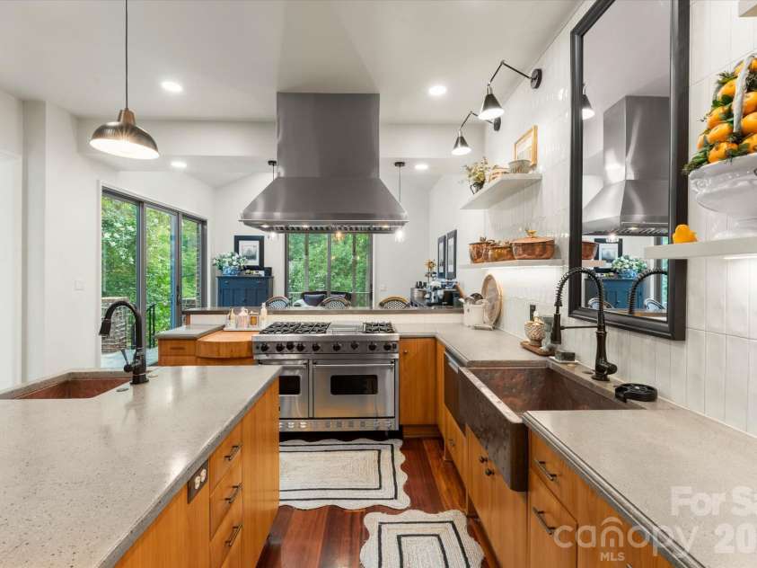 3603 Hennessy Place, Charlotte, NC 28210.  MLS# CAR4406603, YatesRealty ID 39762. 