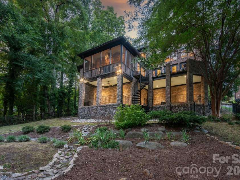 3603 Hennessy Place, Charlotte, NC 28210.  MLS# CAR4406603, YatesRealty ID 39762. 