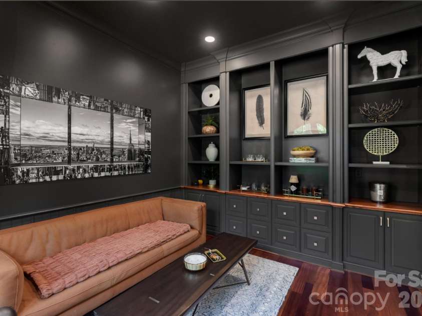 3603 Hennessy Place, Charlotte, NC 28210.  MLS# CAR4406603, YatesRealty ID 39762. Moody Executive Study