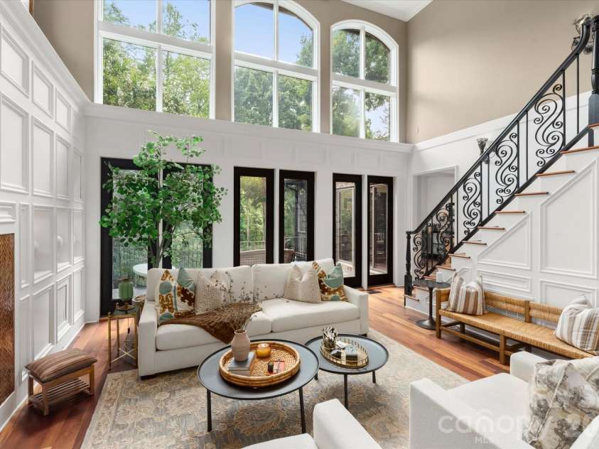 3603 Hennessy Place, Charlotte, NC 28210.  MLS# CAR4406603, YatesRealty ID 39762. Soaring Arched Windows