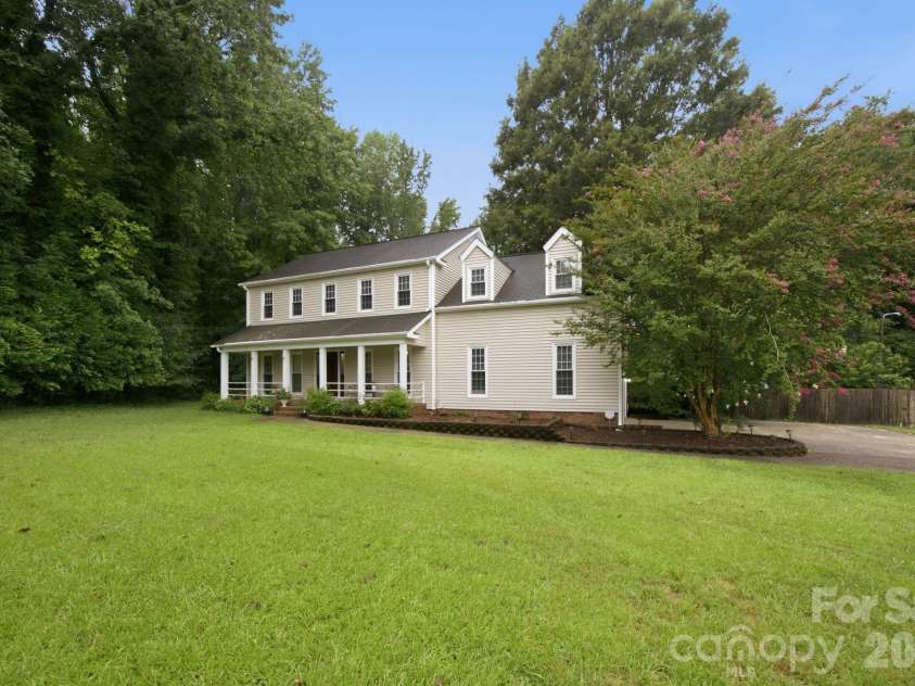 115 Valley Glen Drive, Waxhaw, NC 28173.  MLS# CAR4406430, YatesRealty ID 39764. 