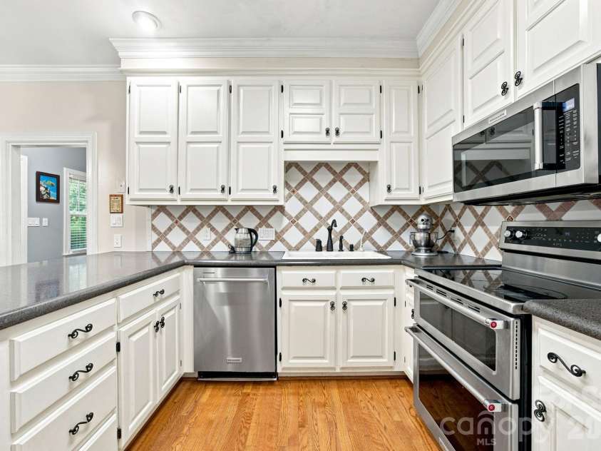 115 Valley Glen Drive, Waxhaw, NC 28173.  MLS# CAR4406430, YatesRealty ID 39764. 