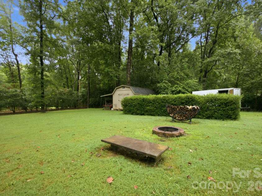 115 Valley Glen Drive, Waxhaw, NC 28173.  MLS# CAR4406430, YatesRealty ID 39764. 