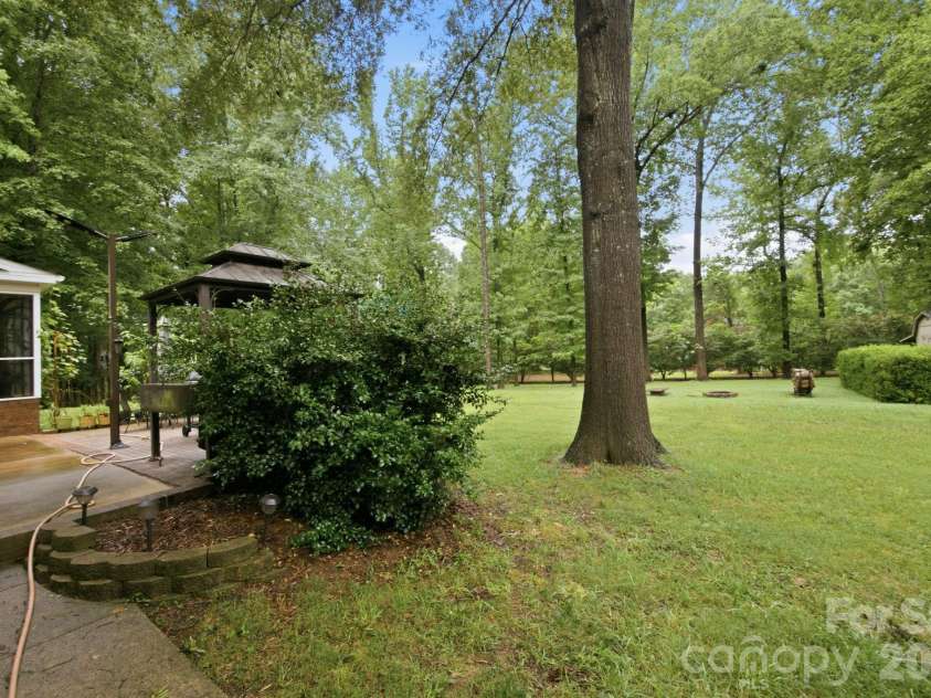 115 Valley Glen Drive, Waxhaw, NC 28173.  MLS# CAR4406430, YatesRealty ID 39764. 