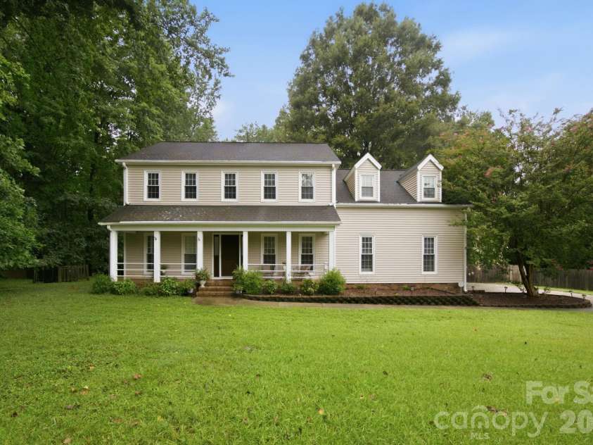 115 Valley Glen Drive, Waxhaw, NC 28173.  MLS# CAR4406430, YatesRealty ID 39764. 