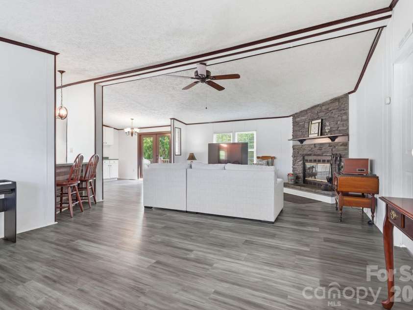 3307 Baltimore Road, East Bend, NC 27018.  MLS# CAR4406336, YatesRealty ID 39767. Foyer