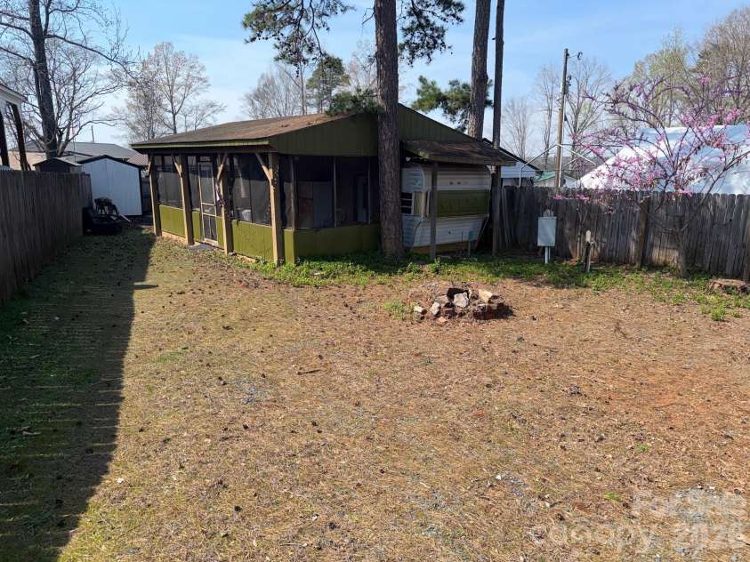 125 Lookout Trail, Mount Gilead, NC 27306.  MLS# CAR4357520, YatesRealty ID 3977. 