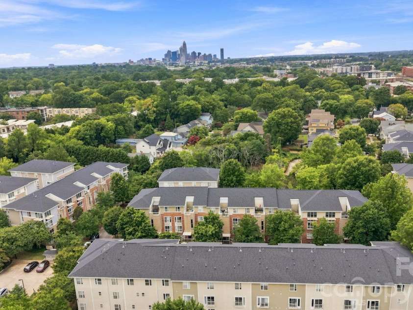 643 Raphael Place, Charlotte, NC 28205.  MLS# CAR4406320, YatesRealty ID 39771. 