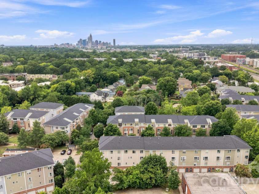 643 Raphael Place, Charlotte, NC 28205.  MLS# CAR4406320, YatesRealty ID 39771. 