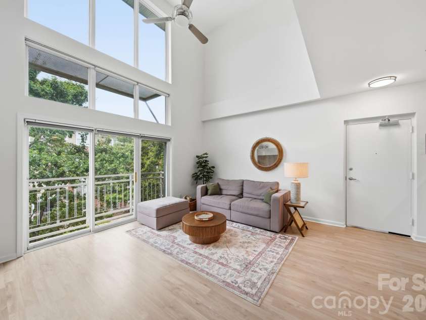 643 Raphael Place, Charlotte, NC 28205.  MLS# CAR4406320, YatesRealty ID 39771. 