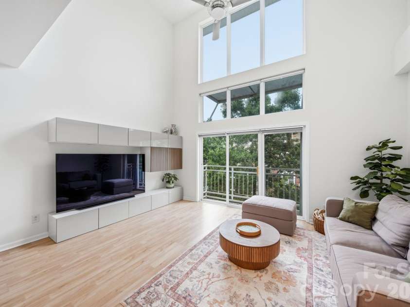 643 Raphael Place, Charlotte, NC 28205.  MLS# CAR4406320, YatesRealty ID 39771. 