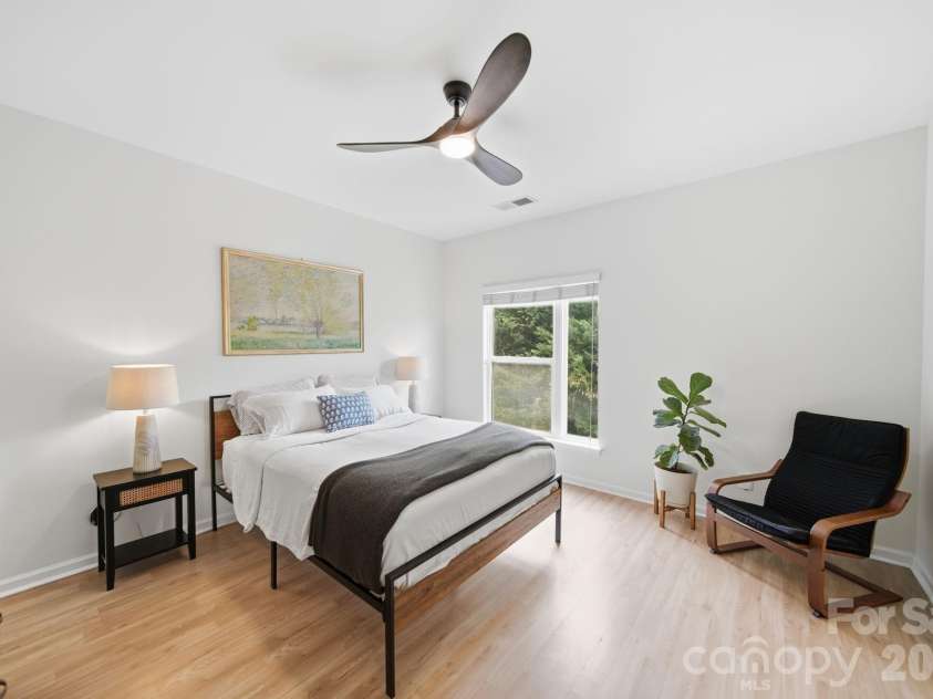 643 Raphael Place, Charlotte, NC 28205.  MLS# CAR4406320, YatesRealty ID 39771. 
