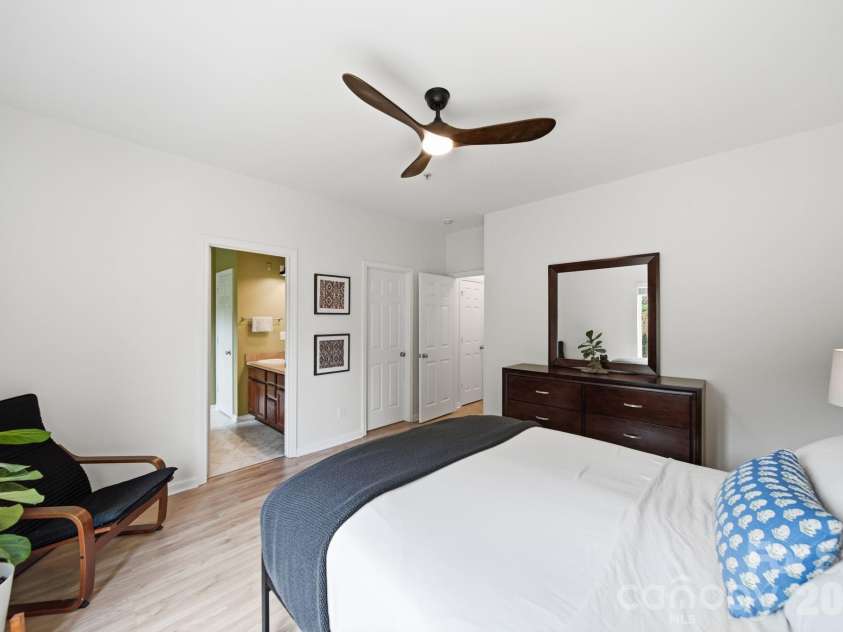643 Raphael Place, Charlotte, NC 28205.  MLS# CAR4406320, YatesRealty ID 39771. 