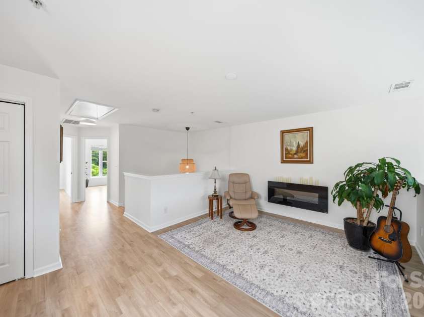 643 Raphael Place, Charlotte, NC 28205.  MLS# CAR4406320, YatesRealty ID 39771. 