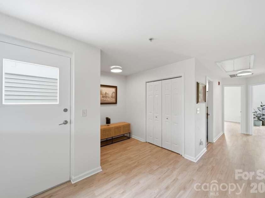 643 Raphael Place, Charlotte, NC 28205.  MLS# CAR4406320, YatesRealty ID 39771. 