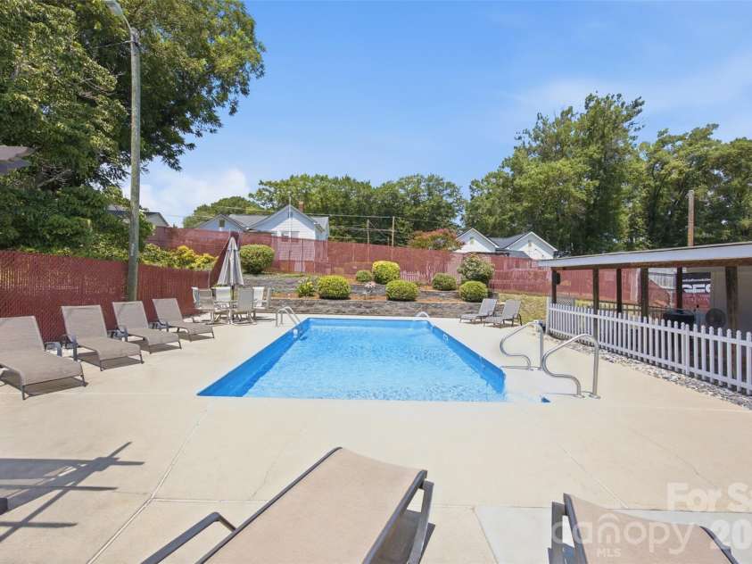 114 York Avenue, Kannapolis, NC 28083.  MLS# CAR4406285, YatesRealty ID 39772. 