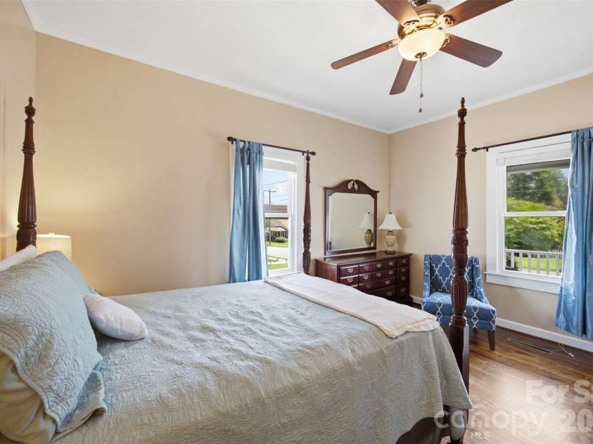 114 York Avenue, Kannapolis, NC 28083.  MLS# CAR4406285, YatesRealty ID 39772. 