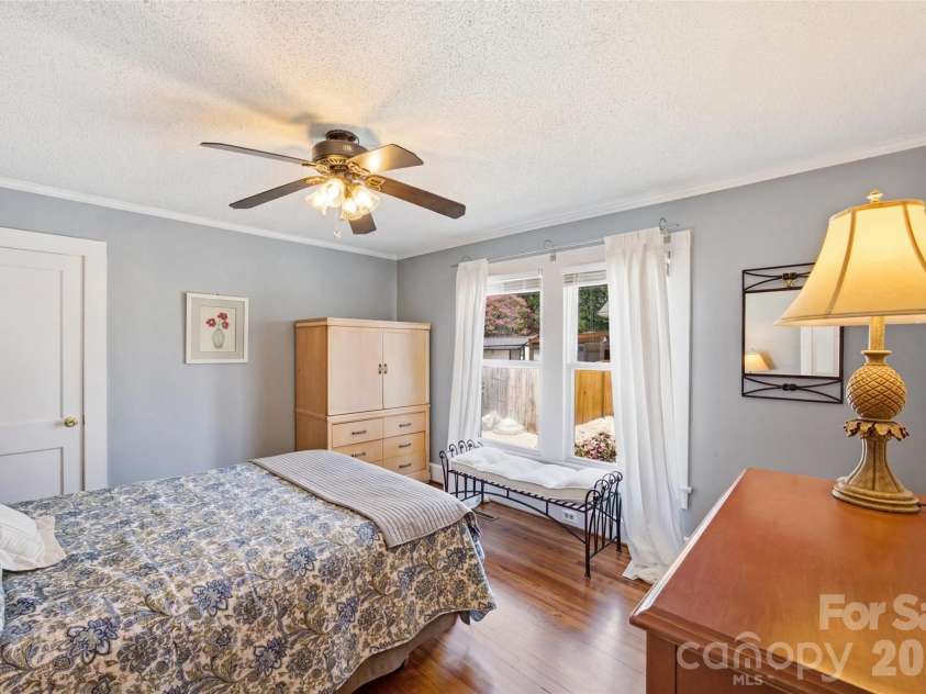114 York Avenue, Kannapolis, NC 28083.  MLS# CAR4406285, YatesRealty ID 39772. 