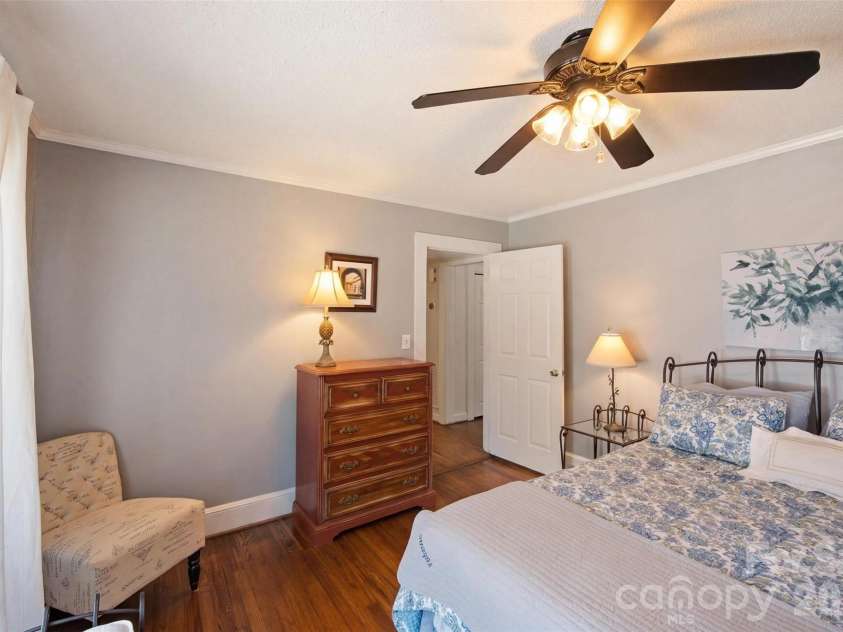 114 York Avenue, Kannapolis, NC 28083.  MLS# CAR4406285, YatesRealty ID 39772. 