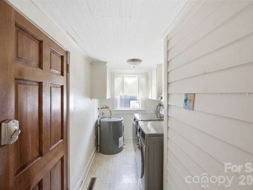 114 York Avenue, Kannapolis, NC 28083.  MLS# CAR4406285, YatesRealty ID 39772. 