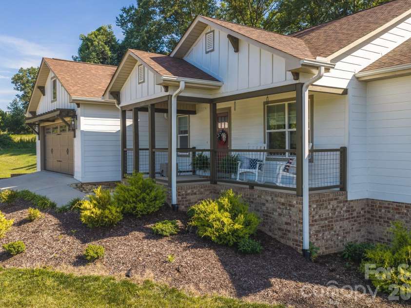 133 Maplewood Court, Hudson, NC 28638.  MLS# CAR4406302, YatesRealty ID 39774. 