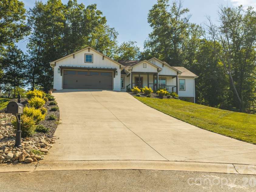 133 Maplewood Court, Hudson, NC 28638.  MLS# CAR4406302, YatesRealty ID 39774. 