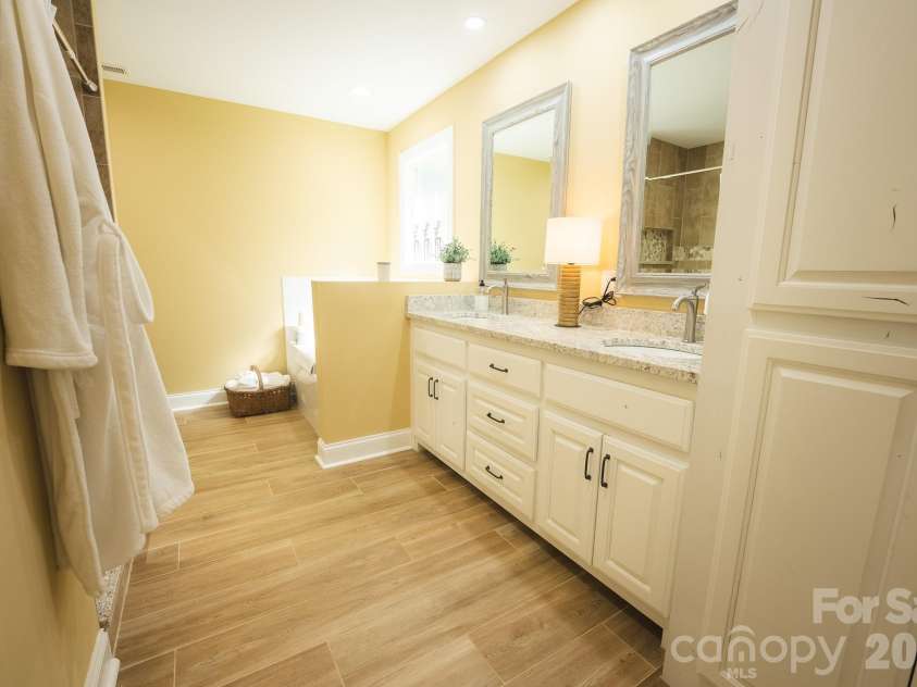 133 Maplewood Court, Hudson, NC 28638.  MLS# CAR4406302, YatesRealty ID 39774. 