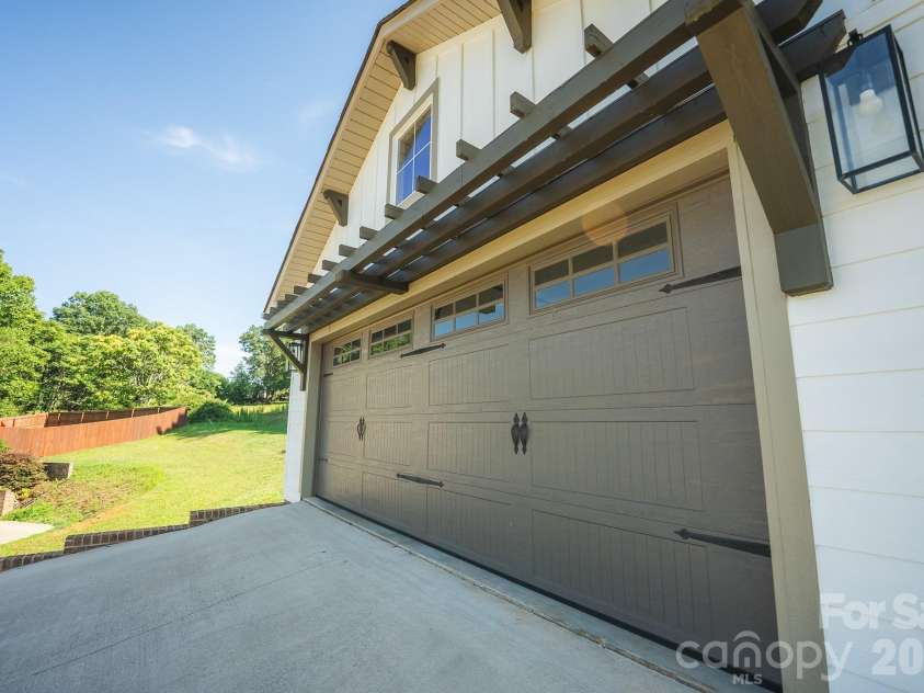 133 Maplewood Court, Hudson, NC 28638.  MLS# CAR4406302, YatesRealty ID 39774. 