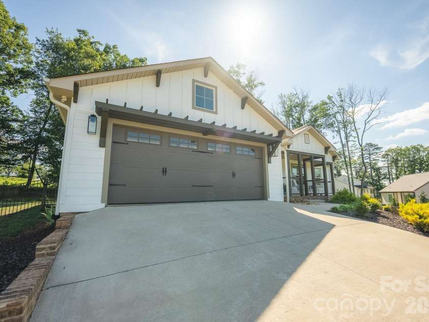 133 Maplewood Court, Hudson, NC 28638.  MLS# CAR4406302, YatesRealty ID 39774. 