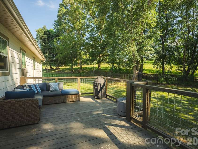 133 Maplewood Court, Hudson, NC 28638.  MLS# CAR4406302, YatesRealty ID 39774. 