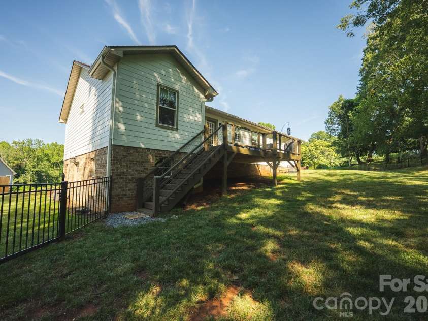 133 Maplewood Court, Hudson, NC 28638.  MLS# CAR4406302, YatesRealty ID 39774. 